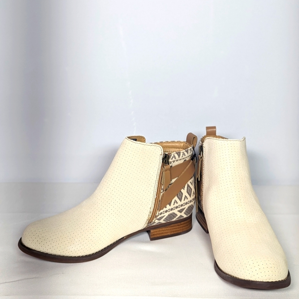 NEW Waco Dove Creek Womens Western Style Graphic design Ankle Boot - Sz 10 white